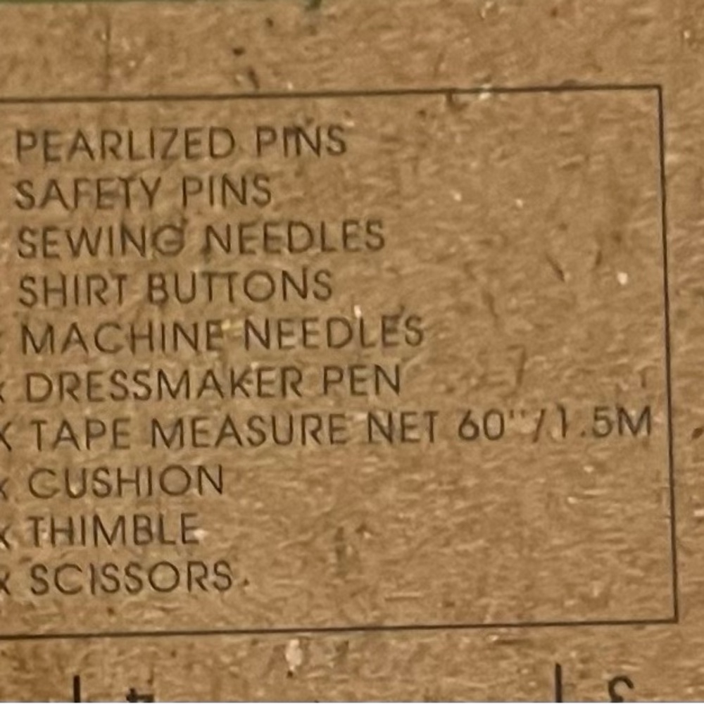 Easy Home Mini Sewing Machine - Picture 4 of 4